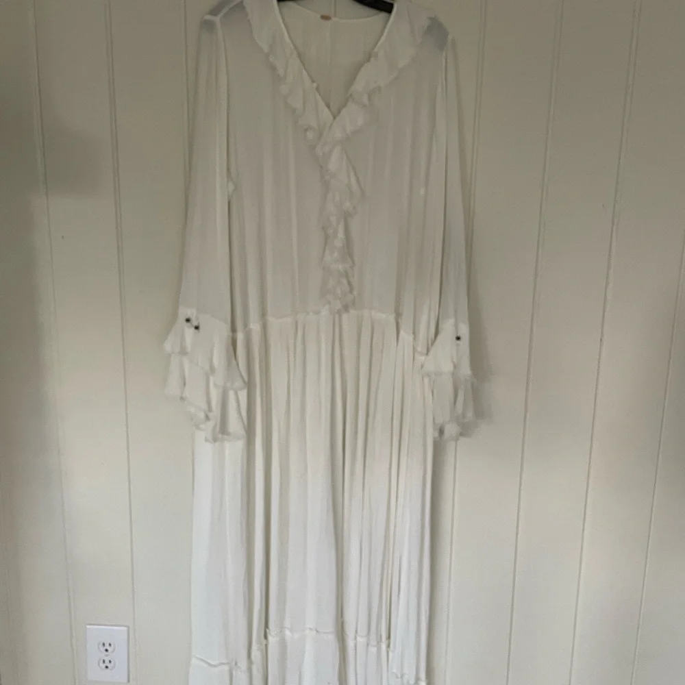 White Ruffled Boho Maxi Dress Fabulous!! - Picture 5 of 11